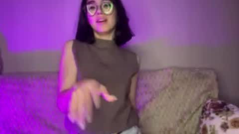 Snapshot of jenifersimon chatting on October 1, 9:10 pm Jenifer online show from October 1, 9:10 pm