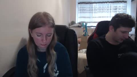 JenisAndPeter online show from December 3, 7:16 am