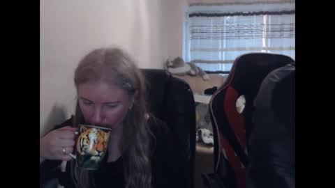 JenisAndPeter online show from April 4, 5:54 pm