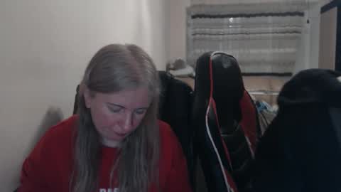 JenisAndPeter online show from April 8, 6:30 pm