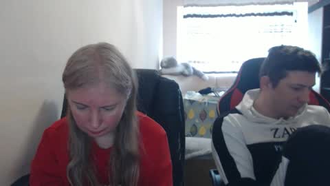 JenisAndPeter online show from April 11, 7:02 am