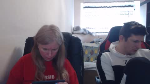 JenisAndPeter online show from April 12, 7:57 am