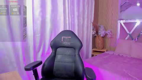 jenna_tay1 online show from July 24, 7:45 pm