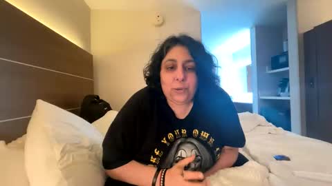 Snapshot of jennabrady chatting on October 5, 12:31 am  Dragon Queen. Be my Dragon --  and  online show from October 5, 12:31 am