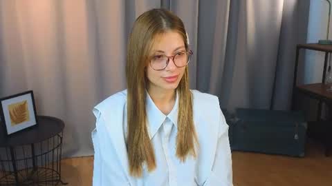 Snapshot of jennellsouvannakhiry chatting on July 14, 3:22 am Kate online show from July 14, 3:22 am