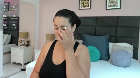 jenner_madison online show from February 11, 12:21 pm