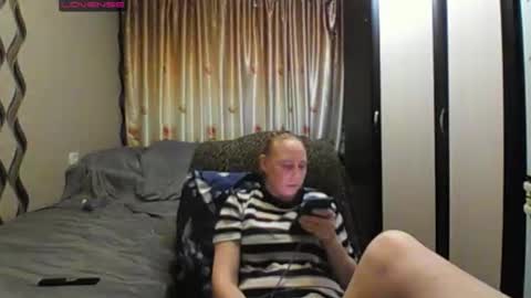 JenniDeep online show from April 17, 5:27 pm