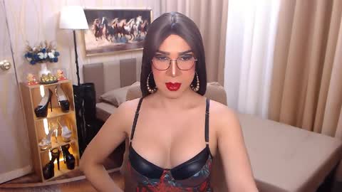 jenniegarcia online show from May 15, 9:05 am