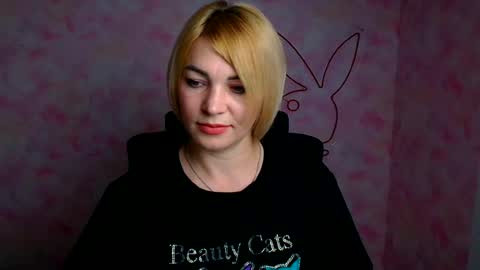 Jennifer online show from June 23, 11:41 am