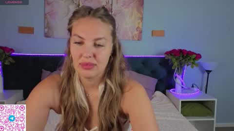 Jennifer hayess online show from February 26, 1:04 am