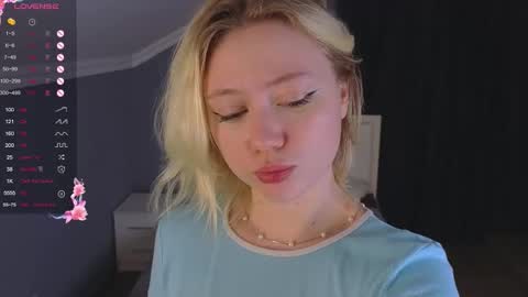 Snapshot of jennifer_mathis chatting on October 29, 6:31 pm jennifer_mathis online show from October 29, 6:31 pm