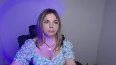 Snapshot of jennifer_moree chatting on September 8, 2:38 pm Jennifer online show from September 8, 2:38 pm