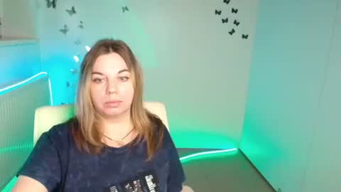 Snapshot of jennifer_moree chatting on October 17, 6:16 am Jennifer online show from October 17, 6:16 am
