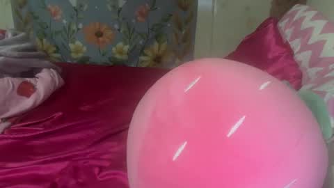 Snapshot of jennifer_robbie chatting on January 25, 3:19 am jennifer_robbie online show from January 25, 3:19 am