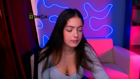 jennifer_sheil online show from March 25, 12:00 pm