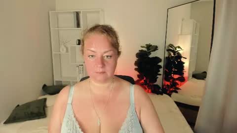 Jennifer online show from June 30, 9:05 pm