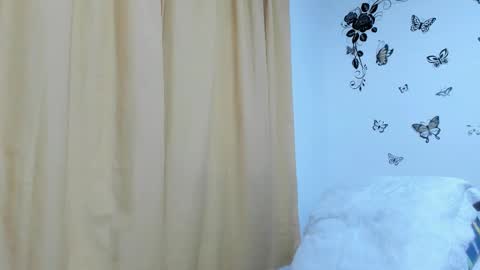 Snapshot of jenniferloveyou chatting on February 26, 5:01 pm jenniferloveyou online show from February 26, 5:01 pm