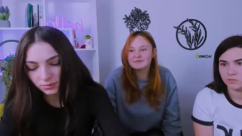 Snapshot of jenny_donne chatting on February 18, 12:45 pm jenny_donne online show from February 18, 12:45 pm