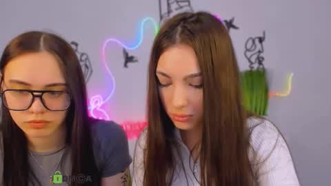 Snapshot of jenny_donne chatting on February 27, 6:13 am jenny_donne online show from February 27, 6:13 am