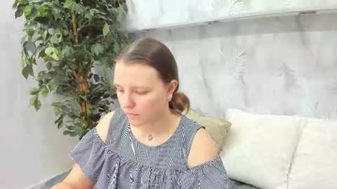 Snapshot of jenny_jimmy chatting on June 16, 9:23 am Jenny online show from June 16, 9:23 am