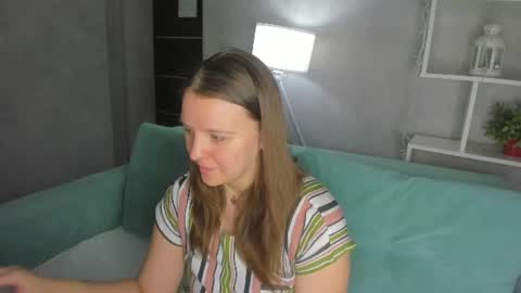 Snapshot of jenny_jimmy chatting on June 19, 9:24 am Jenny online show from June 19, 9:24 am