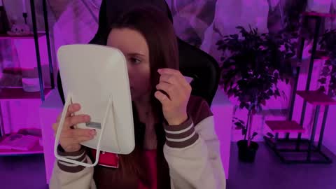 Snapshot of jennydens chatting on December 21, 6:09 am Jenny NO Nude online show from December 21, 6:09 am