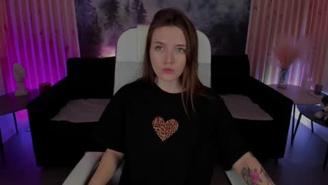 Snapshot of jennydens chatting on February 26, 2:37 am Jenny NO Nude online show from February 26, 2:37 am