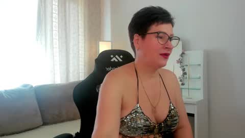 Jenny online show from May 5, 8:22 am