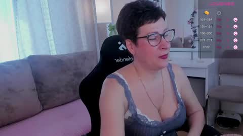 Jenny online show from May 12, 8:22 am