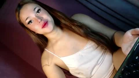 Snapshot of jennysweetfuckerxxx chatting on January 5, 12:31 am jenny69 online show from January 5, 12:31 am