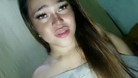 Snapshot of jennysweetfuckerxxx chatting on June 15, 11:51 pm jenny69 online show from June 15, 11:51 pm