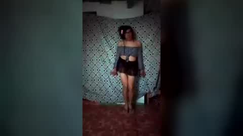 Snapshot of jennytravestisexy chatting on July 19, 12:25 am jennytravestisexy online show from July 19, 12:25 am