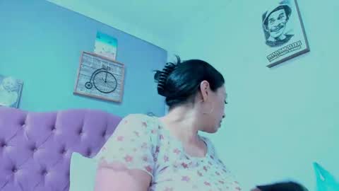 Snapshot of jennywatts_ chatting on February 17, 10:47 pm Jenny online show from February 17, 10:47 pm