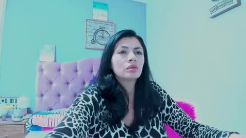 Snapshot of jennywatts_ chatting on February 25, 10:07 pm Jenny online show from February 25, 10:07 pm