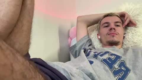Snapshot of jeremy1scott chatting on July 28, 11:17 am jeremy1scott online show from July 28, 11:17 am