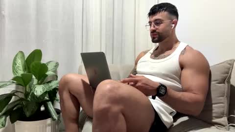 Snapshot of jeremy_harden chatting on May 17, 9:38 am Jeremy online show from May 17, 9:38 am