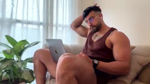 Snapshot of jeremy_harden chatting on May 19, 12:00 pm Jeremy online show from May 19, 12:00 pm