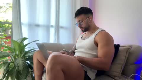 Snapshot of jeremy_harden chatting on July 14, 12:33 pm Jeremy online show from July 14, 12:33 pm
