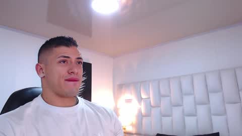 Jeremy lane online show from April 14, 11:33 pm