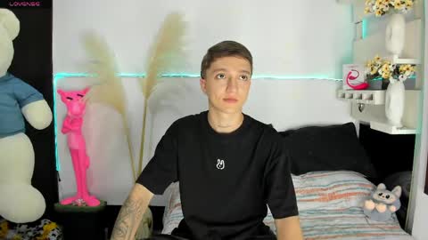 jero independent model online show from May 22, 11:43 pm