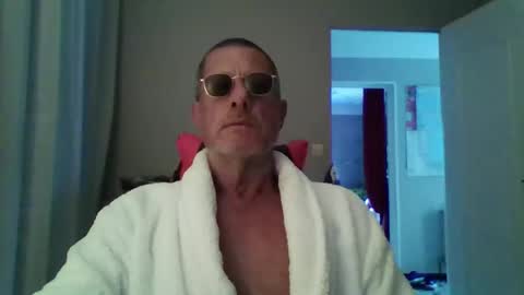 jerflor online show from October 19, 1:23 pm