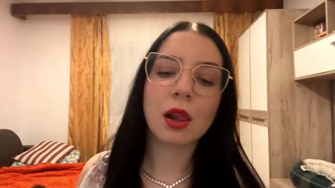 Snapshot of jericaeakle chatting on January 14, 7:19 pm Lucy online show from January 14, 7:19 pm