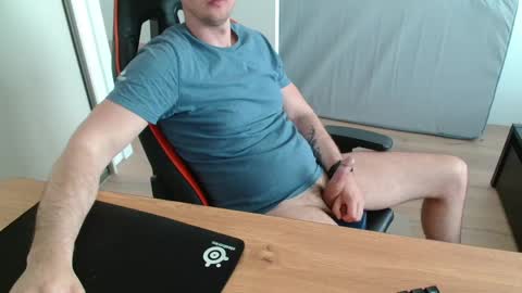 Boy likes daddies online show from April 12, 12:43 pm