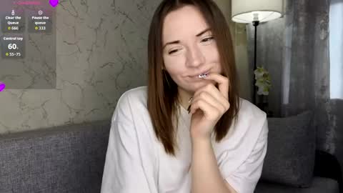 Lily online show from May 14, 1:51 pm
