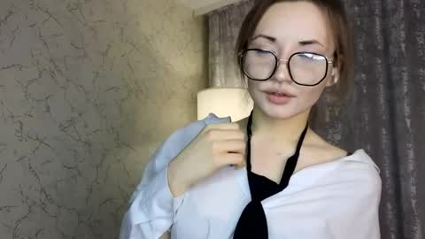 Lily online show from May 23, 2:43 pm