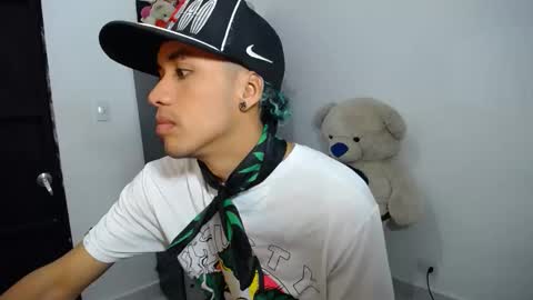Snapshot of jersiherberth chatting on April 19, 10:25 am jersiherberth online show from April 19, 10:25 am