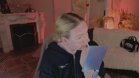 jes_solar online show from March 5, 10:39 pm