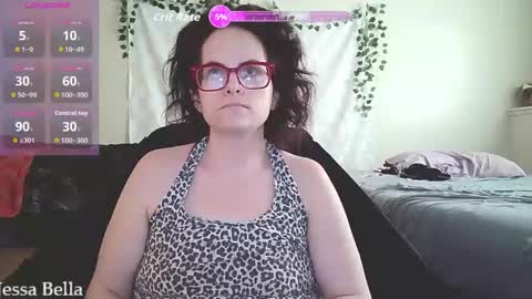 Snapshot of jessabellasm chatting on June 3, 4:12 pm GoddessJessaBella online show from June 3, 4:12 pm