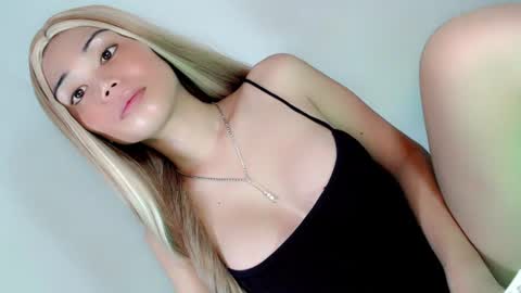 Snapshot of jessalicious1 chatting on July 22, 9:34 am jessalicious1 online show from July 22, 9:34 am