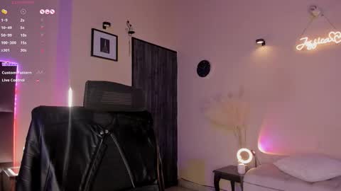 itsjesscollen online show from January 15, 7:24 am